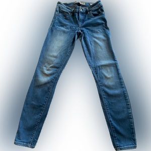 Guess Power Curvy Mid Rise Jeans size 27